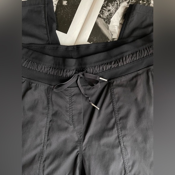 Lululemon Dance Studio Crop Pants Inseam 25” In Black Size 8 - Picture 7 of 16